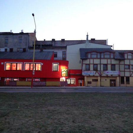 Penzion Highway Hotel Ruzomberok Buitenkant foto